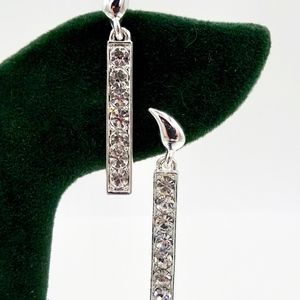GLAMOUR SILVER TONE RHINESTONE DROP EARRINGS NWOT